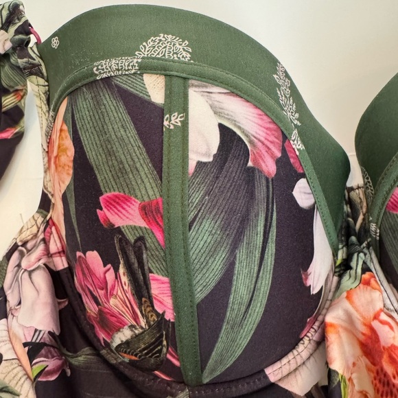 Milea Swimsuit size 12 - Picture 8 of 9